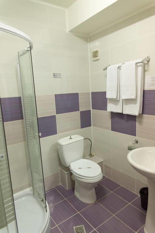 Indiana Hotel Iasi Ngoại thất bức ảnh