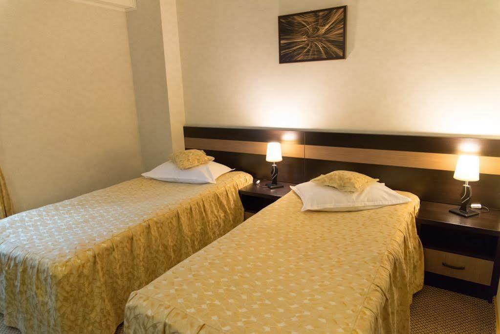 Indiana Hotel Iasi Ngoại thất bức ảnh