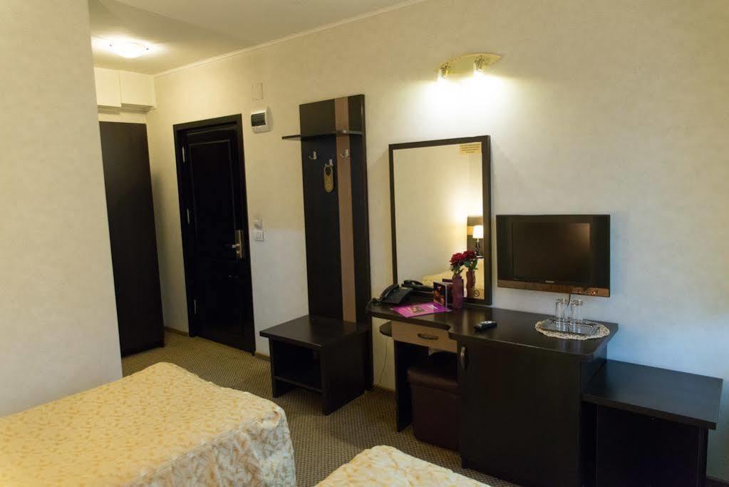 Indiana Hotel Iasi Ngoại thất bức ảnh