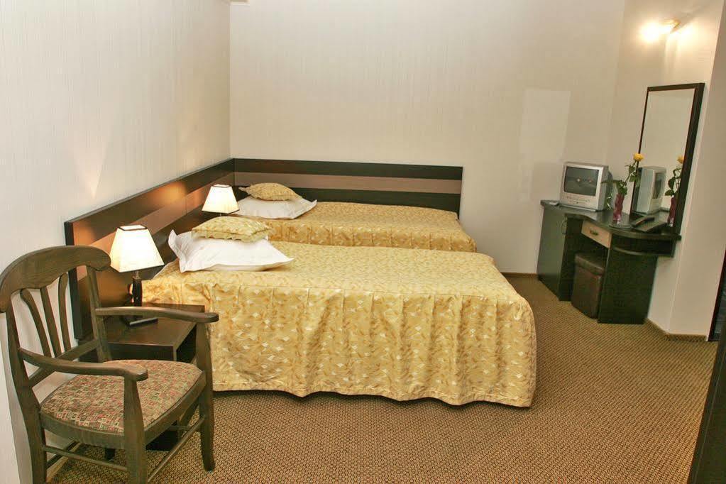 Indiana Hotel Iasi Ngoại thất bức ảnh
