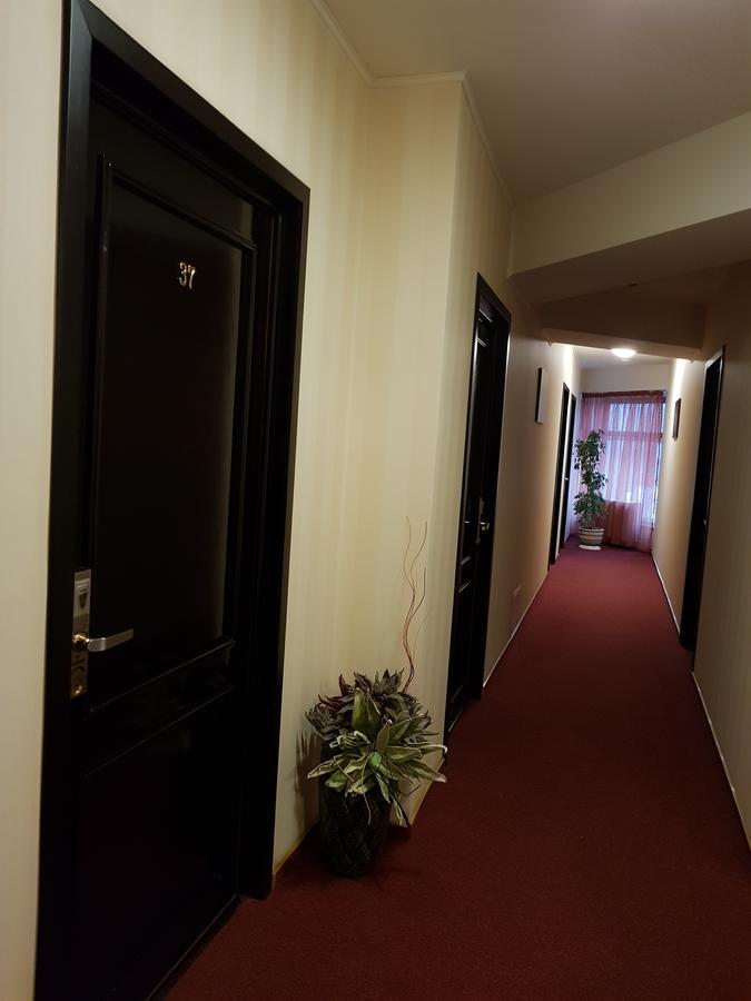 Indiana Hotel Iasi Ngoại thất bức ảnh